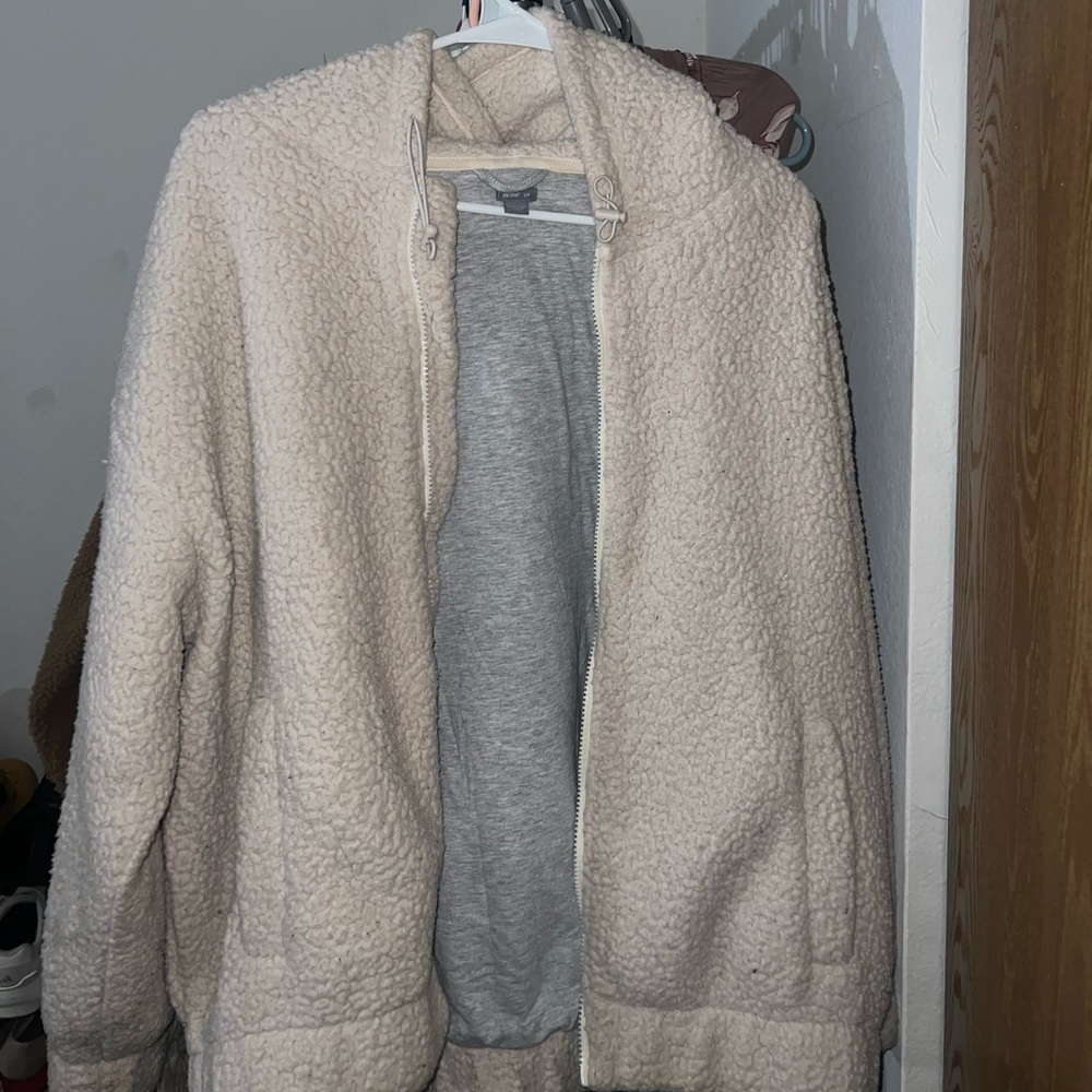 American eagle sherpa. Small fits like large. Soft